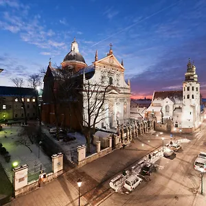 https://senacki.krakowhotelspoland.com